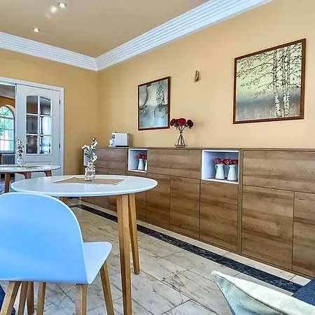 Ξενοδοχείο με διαμερίσματα Casablanca